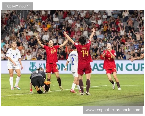 中国足球队冲击世界杯新征程开启 年轻球员崭露头角备战国际赛事